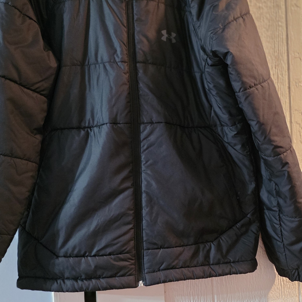 Under Armour Black Puffer Jacket / Worn Only a Few Times.   No Show Of Wear.